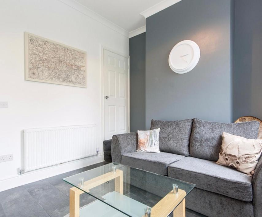 Centralized Private 4 Bedroom House At Hanley With Free Parking Etruria Luaran gambar