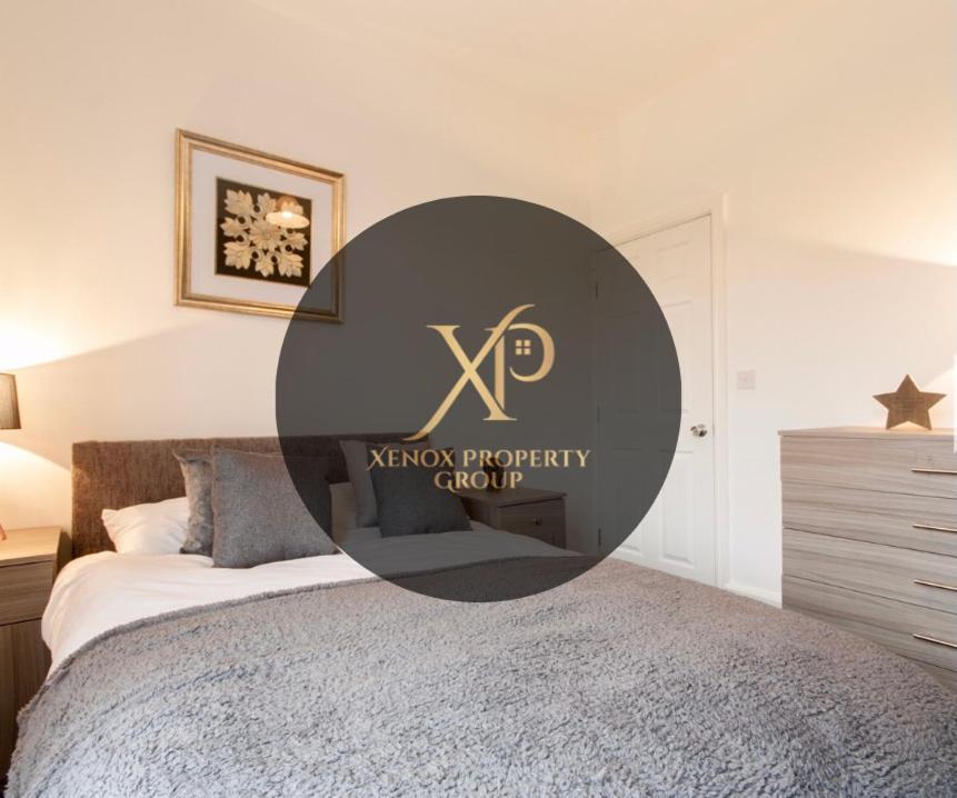 Centralized Private 4 Bedroom House At Hanley With Free Parking Etruria Luaran gambar